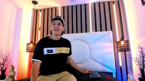 Snapshot of twink_bunny chatting on November 1, 11:56 am samu online show from November 1, 11:56 am