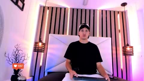 Snapshot of twink_bunny chatting on November 9, 12:14 pm samu online show from November 9, 12:14 pm