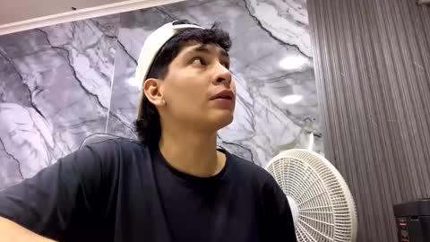 Snapshot of twink_bunny chatting on November 10, 5:17 am samu online show from November 10, 5:17 am