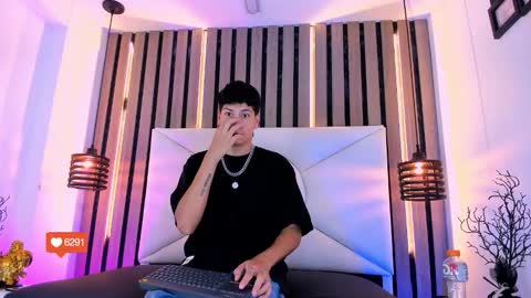 Snapshot of twink_bunny chatting on November 11, 3:01 pm samu online show from November 11, 3:01 pm