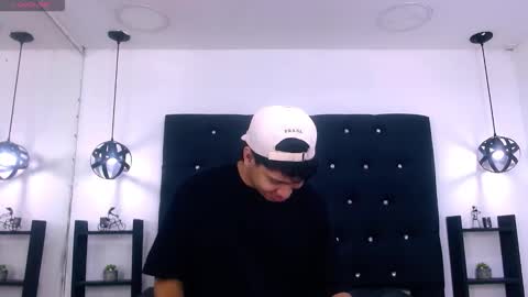 Snapshot of twink_bunny chatting on November 18, 3:56 am samu online show from November 18, 3:56 am