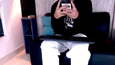 Snapshot of twink_bunny chatting on November 21, 12:04 pm samu online show from November 21, 12:04 pm