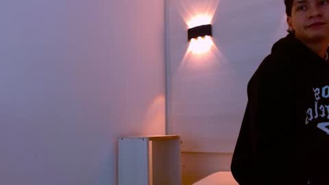 Snapshot of twink_bunny chatting on December 17, 12:44 pm samu online show from December 17, 12:44 pm