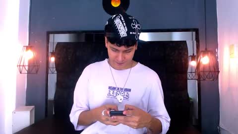 Snapshot of twink_bunny chatting on February 11, 4:28 am samu online show from February 11, 4:28 am