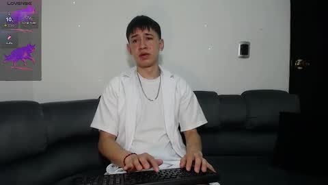 Mr Daren online show from March 9, 5:28 pm