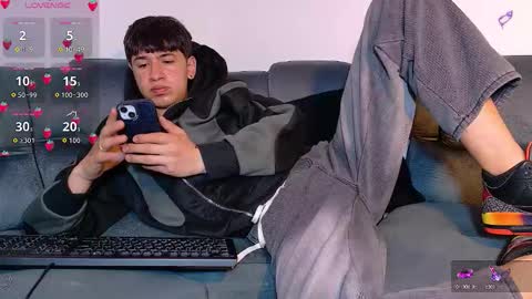 Mr Daren online show from October 8, 5:21 pm