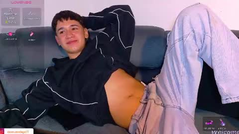 Snapshot of twink_daren chatting on April 10, 6:56 pm Mr Daren online show from April 10, 6:56 pm