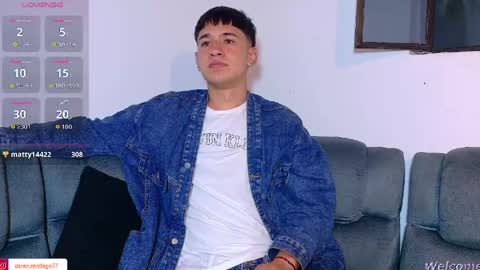 Snapshot of twink_daren chatting on April 15, 8:09 pm Mr Daren online show from April 15, 8:09 pm
