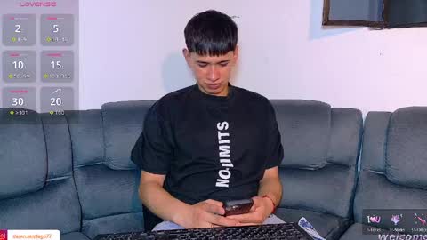 Snapshot of twink_daren chatting on April 17, 6:55 pm Mr Daren online show from April 17, 6:55 pm