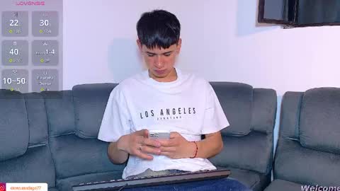 Snapshot of twink_daren chatting on April 25, 6:49 pm Mr Daren online show from April 25, 6:49 pm