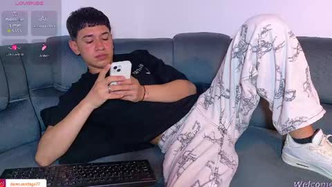 Snapshot of twink_daren chatting on May 9, 6:24 pm Mr Daren online show from May 9, 6:24 pm