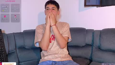 Snapshot of twink_daren chatting on May 11, 6:27 pm Mr Daren online show from May 11, 6:27 pm