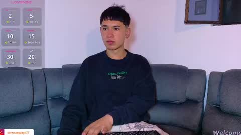 Snapshot of twink_daren chatting on May 19, 6:58 pm Mr Daren online show from May 19, 6:58 pm