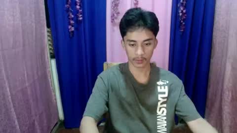 Snapshot of twink_hairyass69 chatting on October 11, 5:33 pm Aladin online show from October 11, 5:33 pm