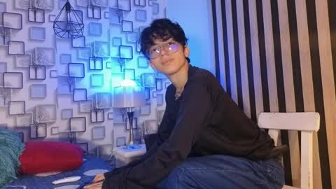 Snapshot of twink_sebas7 chatting on March 31, 12:16 pm Sebastin online show from March 31, 12:16 pm