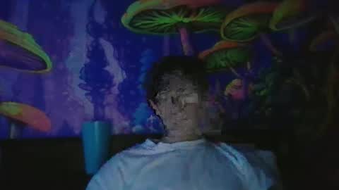 twinkboyboi69 online show from January 15, 1:43 am