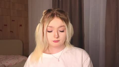 twinklefluff online show from January 12, 4:01 pm