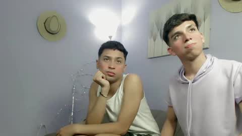 Snapshot of twinks_boys_ chatting on October 7, 4:20 am JHOAN LIAM ZACARIAS online show from October 7, 4:20 am