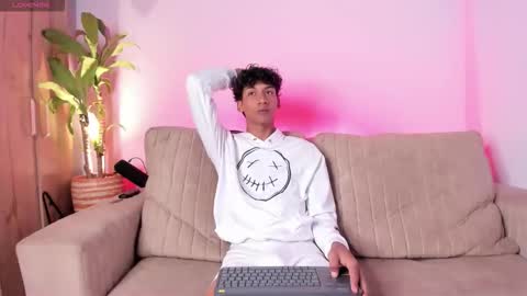 twinksboys_23 online show from October 28, 11:25 am