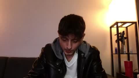 Derrick online show from December 3, 3:47 am