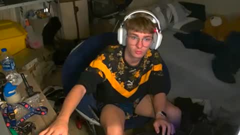 shytwink online show from September 23, 3:48 pm