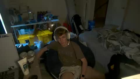 shytwink online show from September 30, 7:19 pm