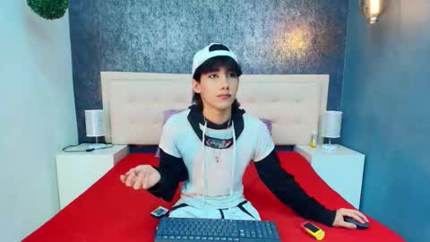 Snapshot of twinslovers_ chatting on October 9, 8:51 pm twinslovers_ online show from October 9, 8:51 pm