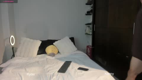 Snapshot of twintease chatting on February 4, 2:32 pm twintease online show from February 4, 2:32 pm