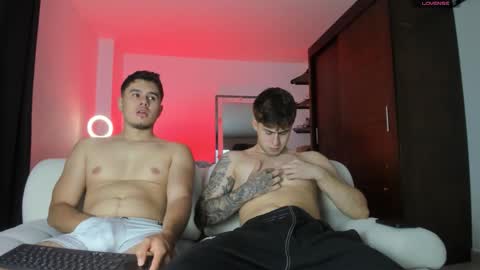 twintease online show from October 10, 3:22 pm