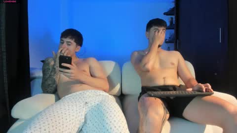 twintease online show from December 3, 1:20 pm