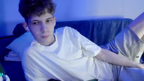 TwiShadow online show from April 3, 1:09 pm