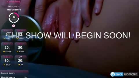 Snapshot of two4playin chatting on February 1, 5:33 pm Two4Playin online show from February 1, 5:33 pm