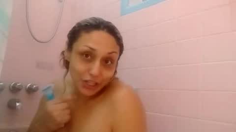 Snapshot of twocrazy85 chatting on November 3, 2:46 am Twocrazy85 online show from November 3, 2:46 am