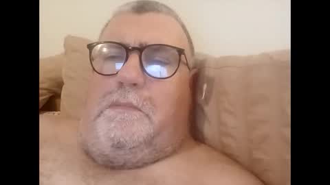 twohats2810 online show from February 1, 5:22 pm