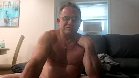 Twopeopleinlove online show from October 15, 9:04 pm