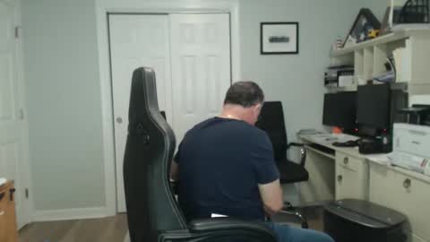 Twopeopleinlove online show from January 8, 11:23 am