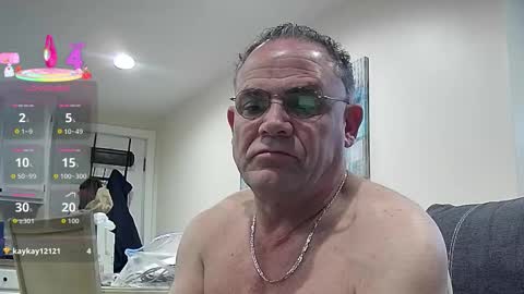 Twopeopleinlove online show from February 14, 12:46 pm