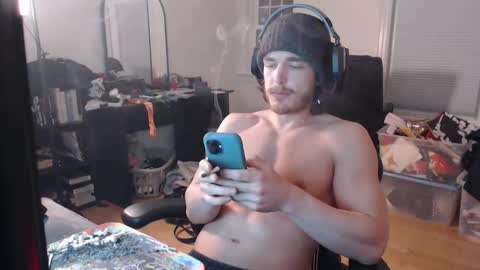 Snapshot of twotwntytwo chatting on April 6, 1:47 am twotwntytwo online show from April 6, 1:47 am