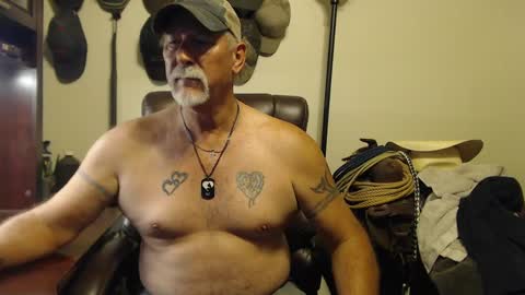 Snapshot of txlobo60 chatting on October 8, 10:40 pm txlobo60 online show from October 8, 10:40 pm