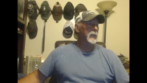 Snapshot of txlobo60 chatting on March 23, 8:35 pm txlobo60 online show from March 23, 8:35 pm