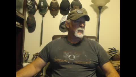 Snapshot of txlobo60 chatting on April 5, 4:48 pm txlobo60 online show from April 5, 4:48 pm