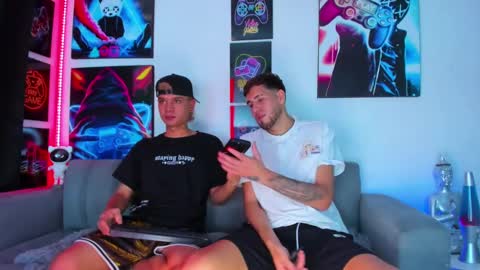 Oscar and Moises online show from March 9, 4:00 pm