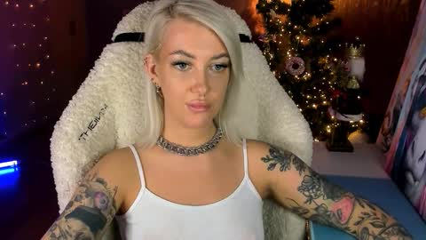 Miley online show from January 15, 12:43 pm