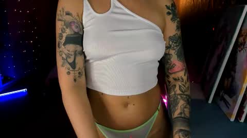 Snapshot of tykioty_miley chatting on April 16, 2:51 pm Miley online show from April 16, 2:51 pm