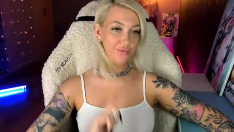 Snapshot of tykioty_miley chatting on May 23, 12:31 pm Miley online show from May 23, 12:31 pm