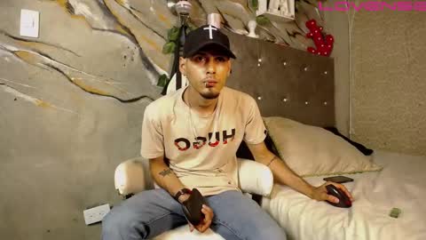 tyl3r_coop3r online show from September 20, 4:02 am