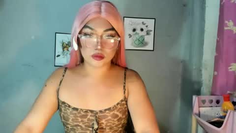 Snapshot of tyla_23 chatting on April 10, 5:17 pm Tyla online show from April 10, 5:17 pm