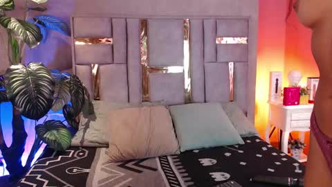 tyla_ks online show from September 12, 7:36 pm