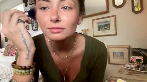 tylababyy online show from April 13, 6:13 pm