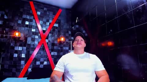 Snapshot of tyleer_scot chatting on March 27, 7:24 pm Tyleer Scot online show from March 27, 7:24 pm